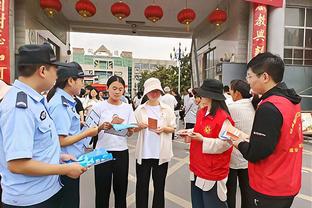 这……谢冬生马拉松夺冠冲线时冲线带被收起，中国香港田径总会致歉